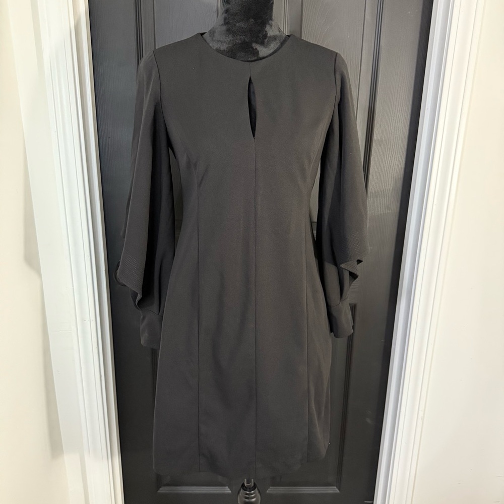 ***CALVIN KLEIN ***Cutout Keyhole Sheath Dress. Size: 6 Black.